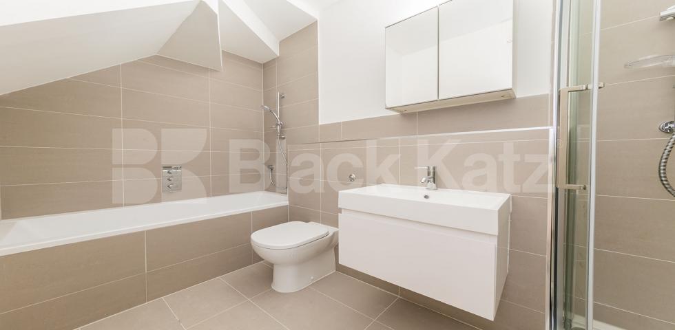 			NEW INSTRUCTION!, 3 Bedroom, 1 bath, 1 reception Apartment			 SPRINGFIELD HOUSE LOFTS-TYSSEN STREET, DALSTON E8